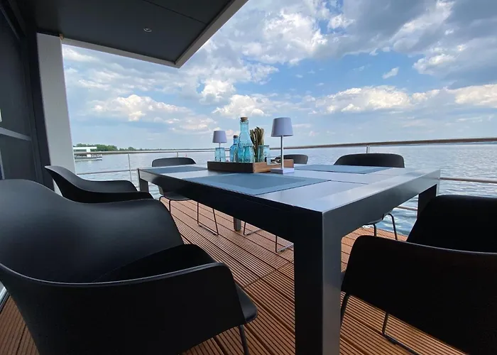 Hausboot Neptun - Lp3 Bådhotel